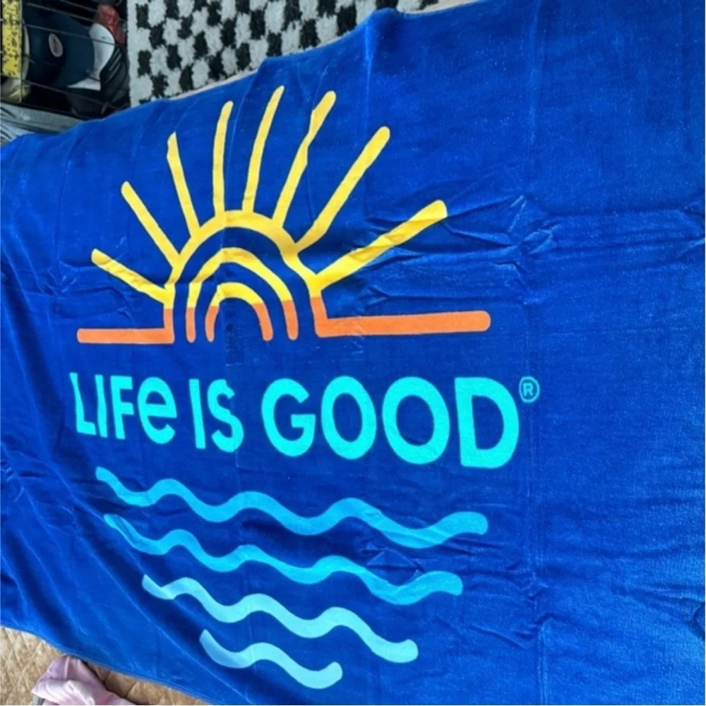NWT Life is Good Sunshine Blue and Yellow Beach Towel 34 X 64